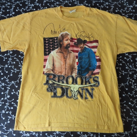 Vtg signed Brooks And Dunn  Neon Circus Tour tee - Picture 1 of 6